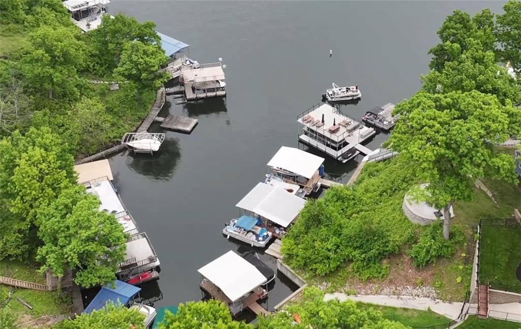 95 M St, Lake Lotawana, MO 64086