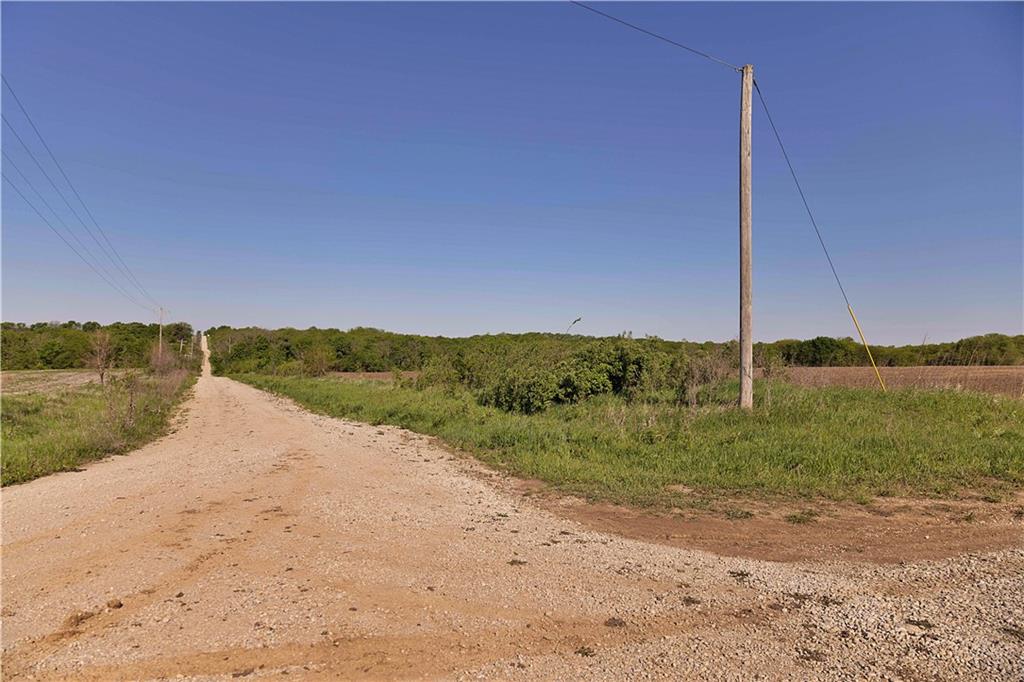 000 Key Ave, Pattonsburg, MO 64670