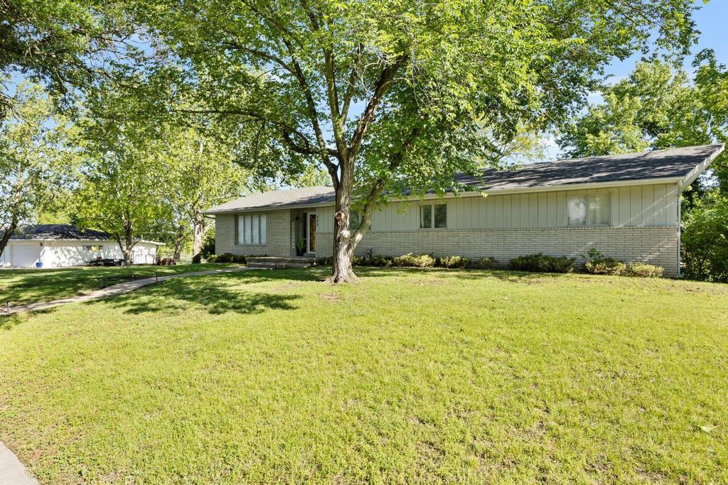 733 Fairway Ln, Fort Scott, KS 66701