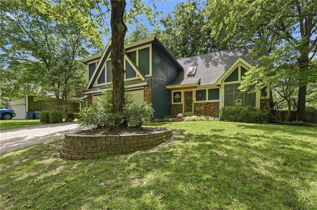 7130 N Woodland Ave, Gladstone, MO 64118