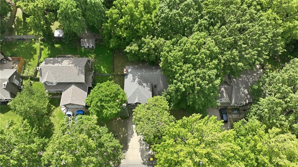 7130 N Woodland Ave, Gladstone, MO 64118