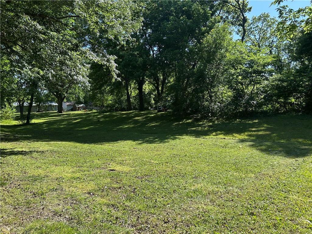 506 Hollywood Blvd, Coffeyville, KS 67337