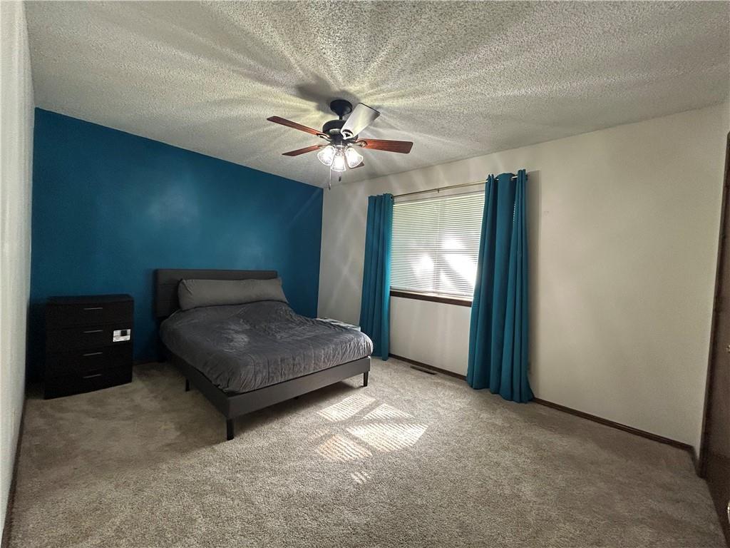 506 Hollywood Blvd, Coffeyville, KS 67337