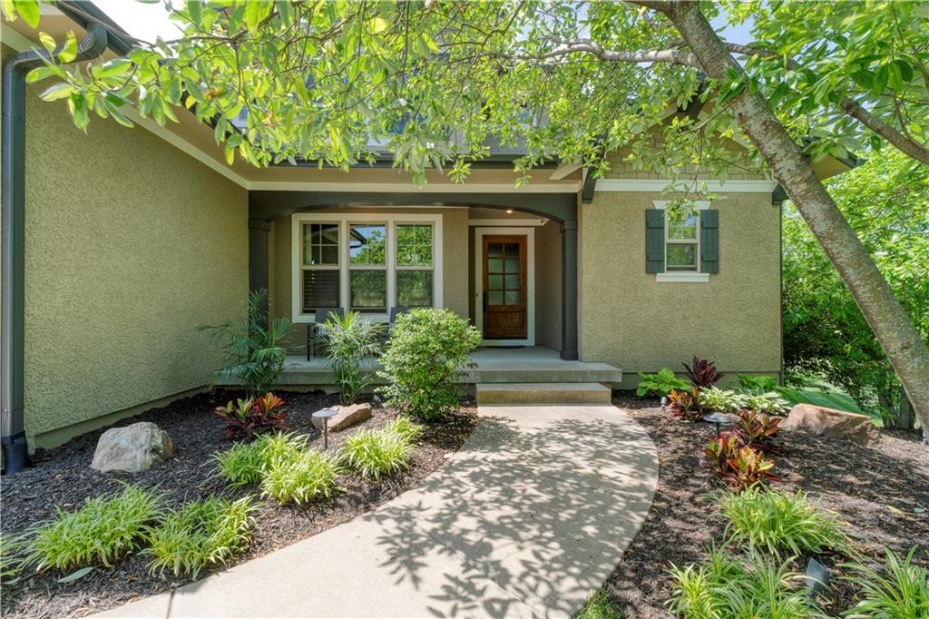 9511 W 161st Ter, Overland Park, KS 66085