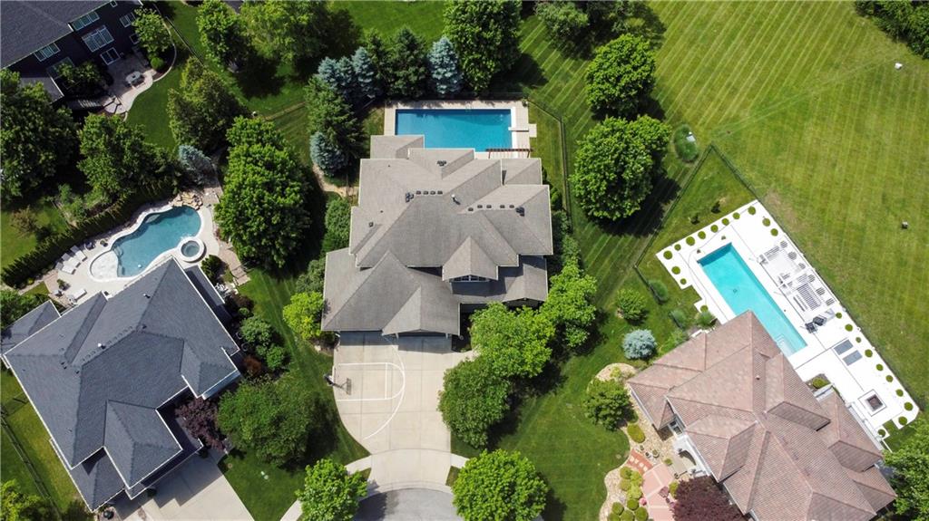 9511 W 161st Ter, Overland Park, KS 66085