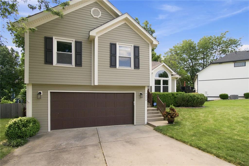 7324 N Richmond Ave, Kansas City, MO 64158