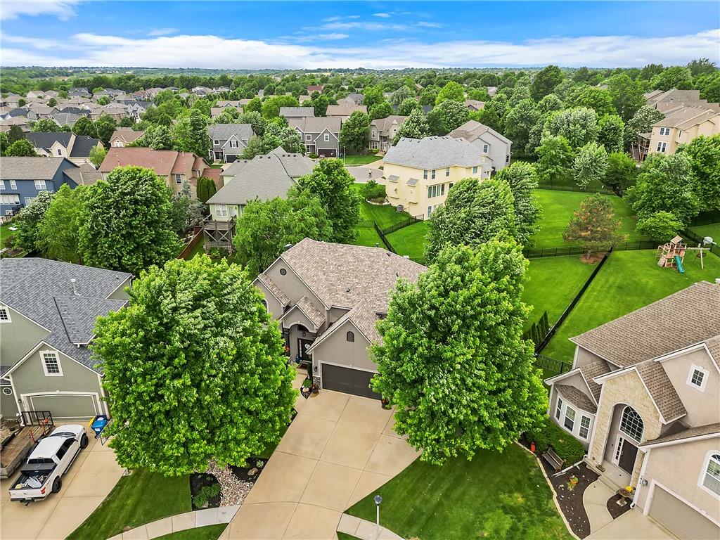 5816 Longview St, Shawnee, KS 66218
