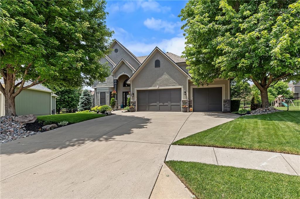 5816 Longview St, Shawnee, KS 66218