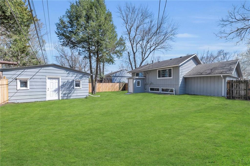 8608 E 91st St, Kansas City, MO 64138