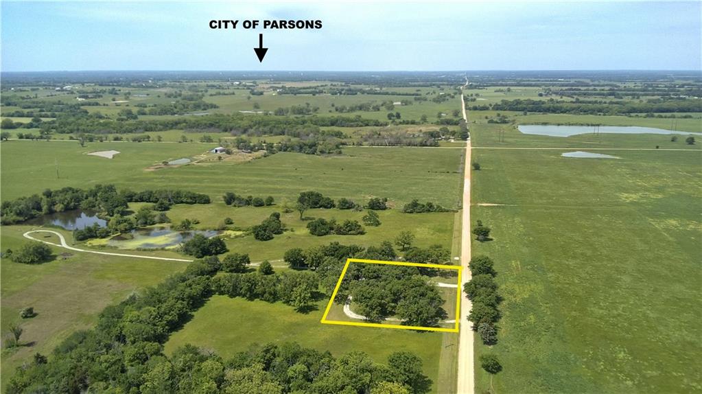 2039 Cr 26000 Rd, Parsons, KS 67357