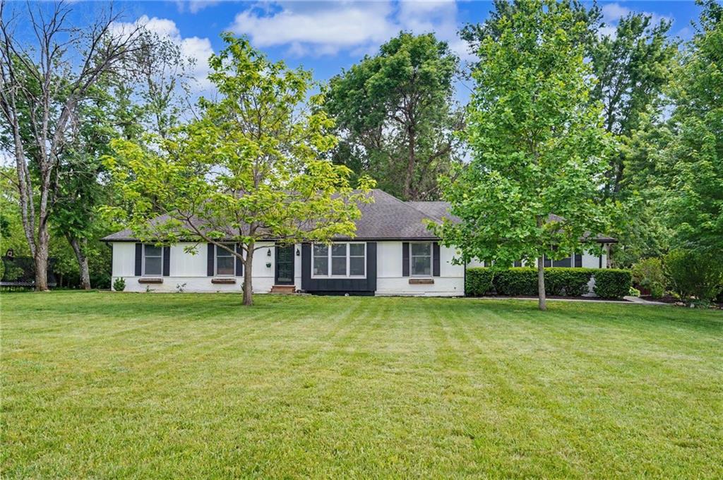 1769 N 300 Rd, Baldwin City, KS 66006
