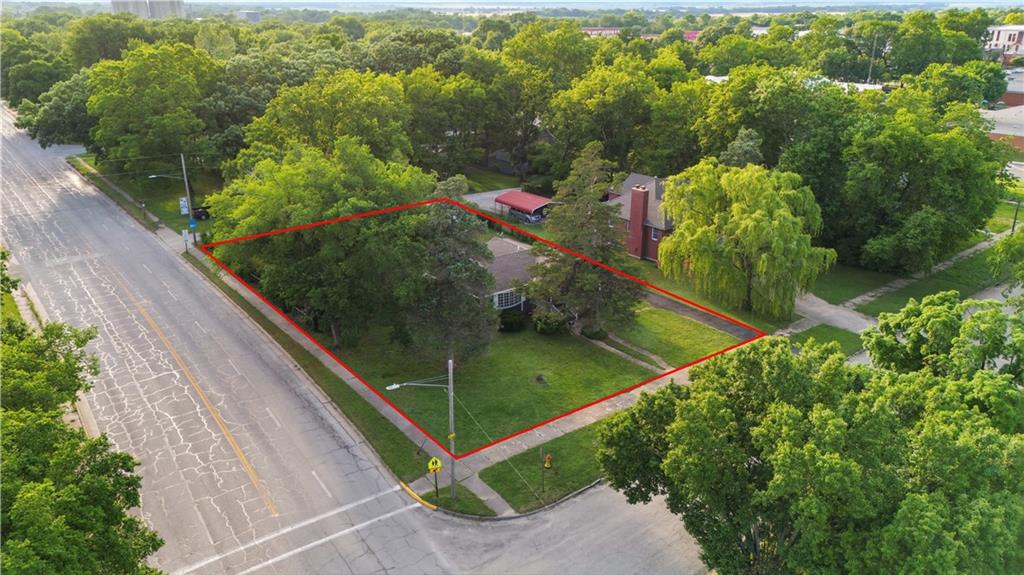 105 N 8th St, Fredonia, KS 66736