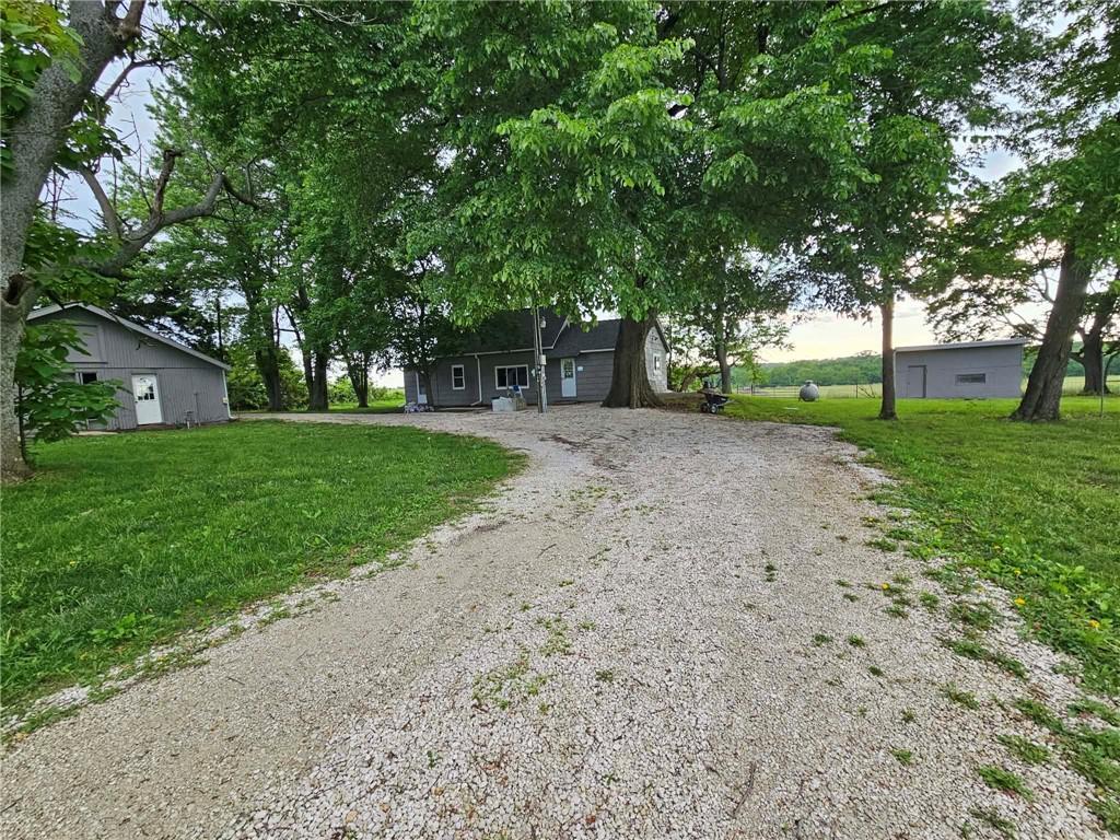 10520 W 327th St, Paola, KS 66071