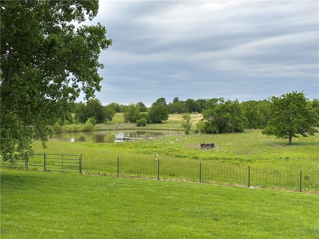 10520 W 327th St, Paola, KS 66071