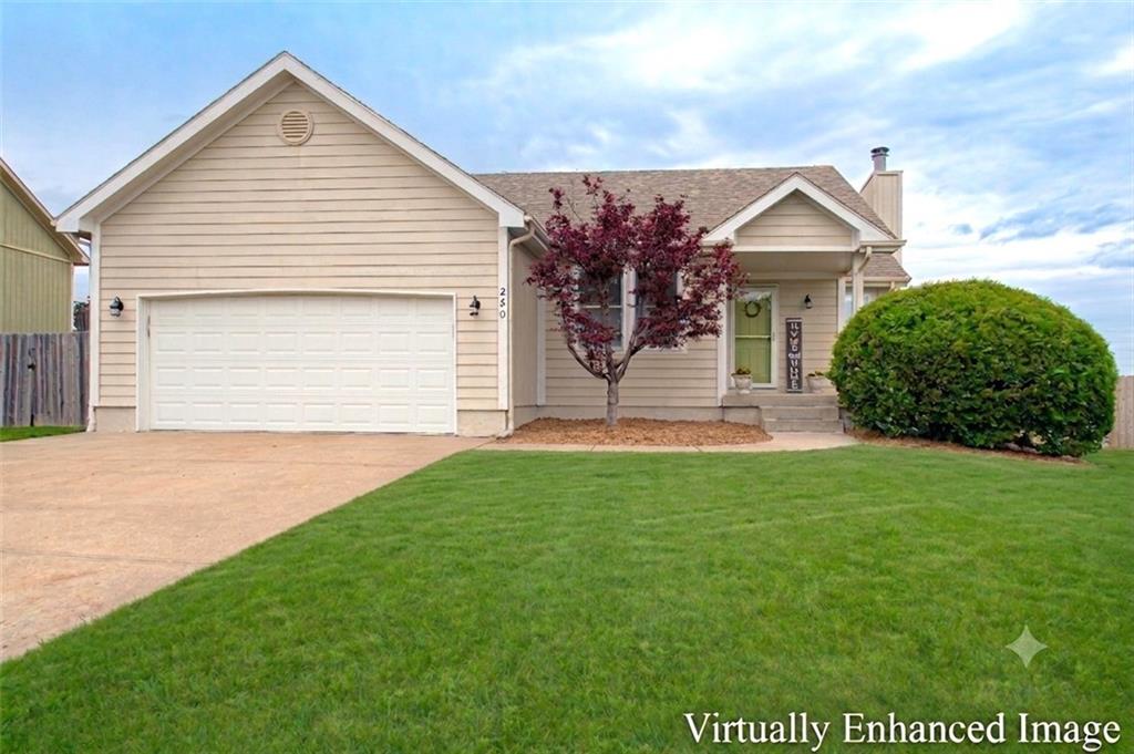 230 W Skylark St, Gardner, KS 66030