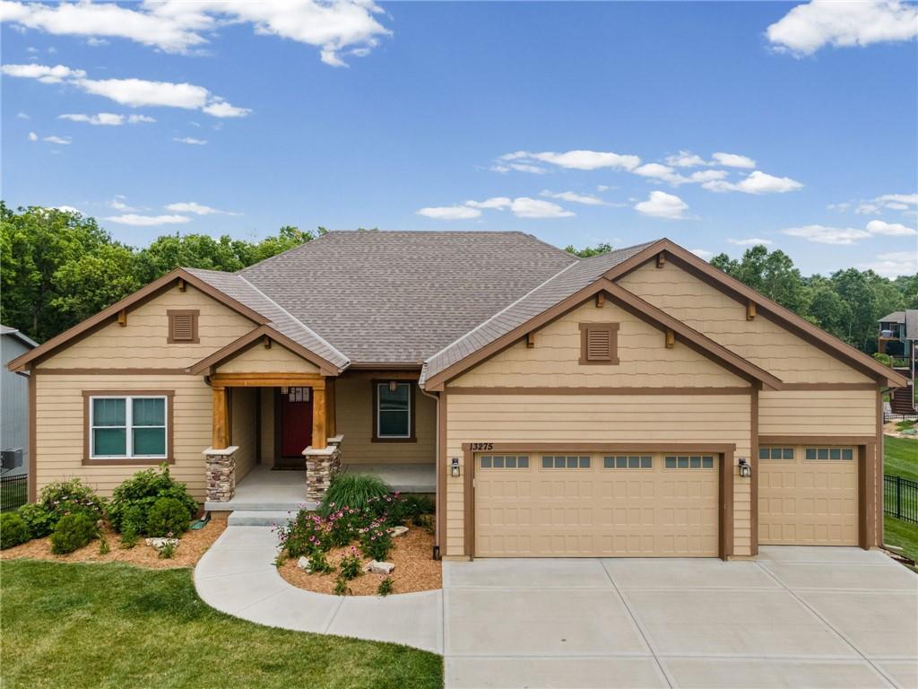 13275 N Silver Ridge Dr, Platte City, MO 64079