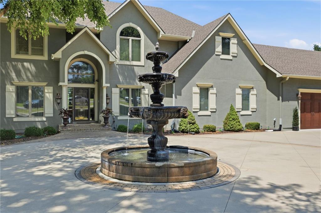12808 Hollingsworth Rd, Kansas City, KS 66109