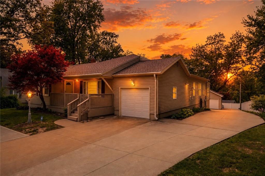 8 Belmont Rd, St Joseph, MO 64505