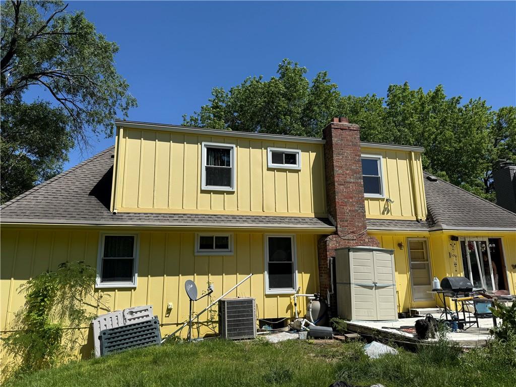 1509 S 24th St, Blue Springs, MO 64015