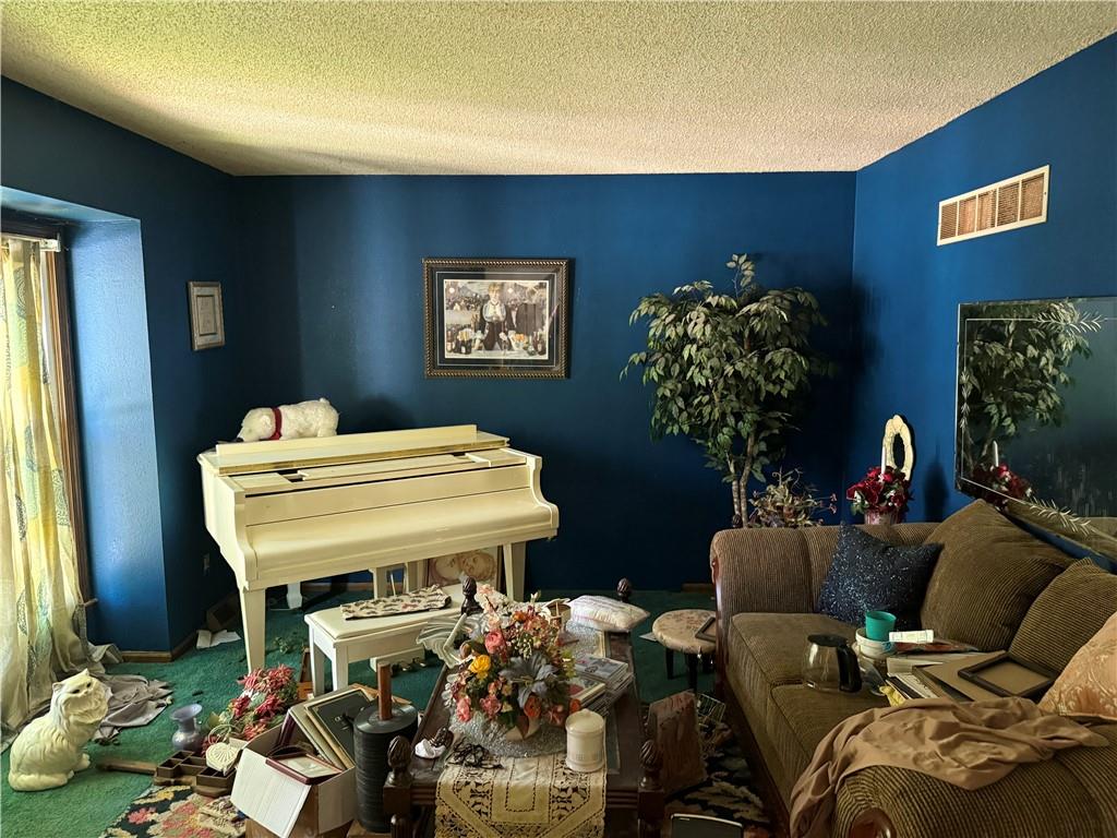 1509 S 24th St, Blue Springs, MO 64015