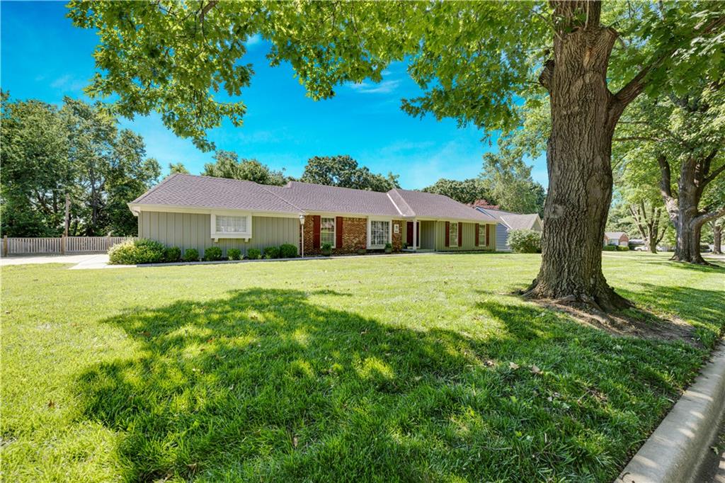 10339 Sagamore Rd, Leawood, KS 66206