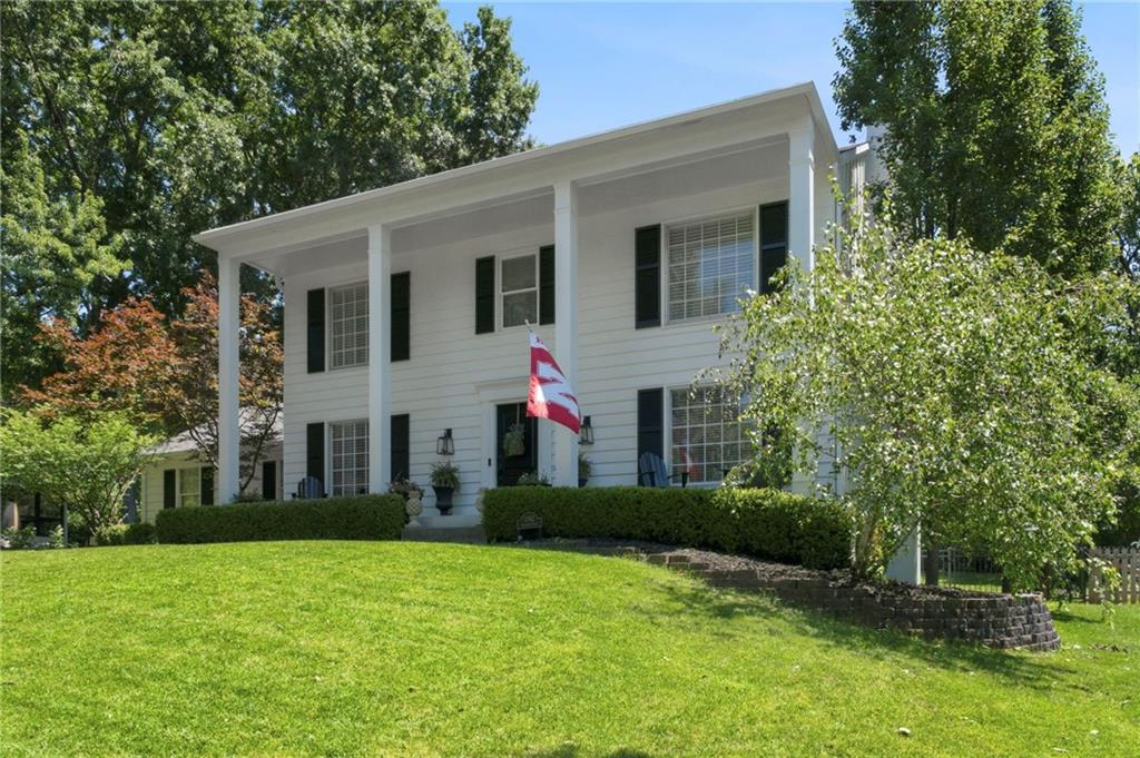 12862 Sagamore Rd, Leawood, KS 66209