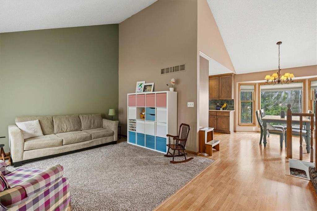 9411 W 47th Ter, Shawnee, KS 66203