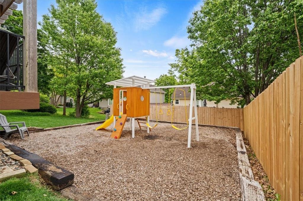9411 W 47th Ter, Shawnee, KS 66203