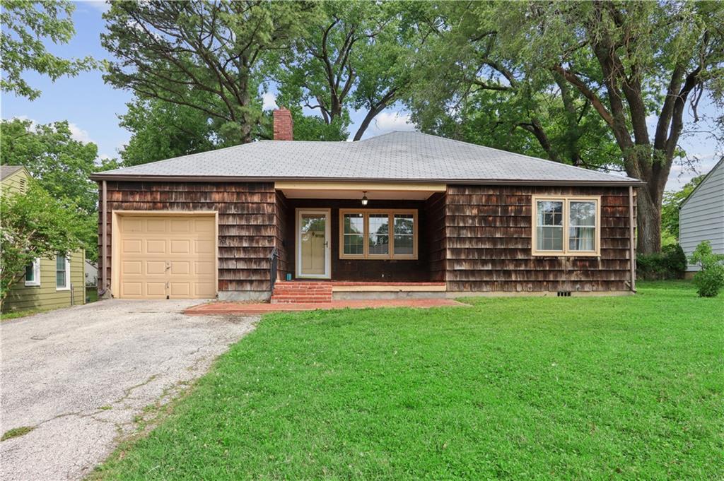 5012 Sycamore Dr, Roeland Park, KS 66205