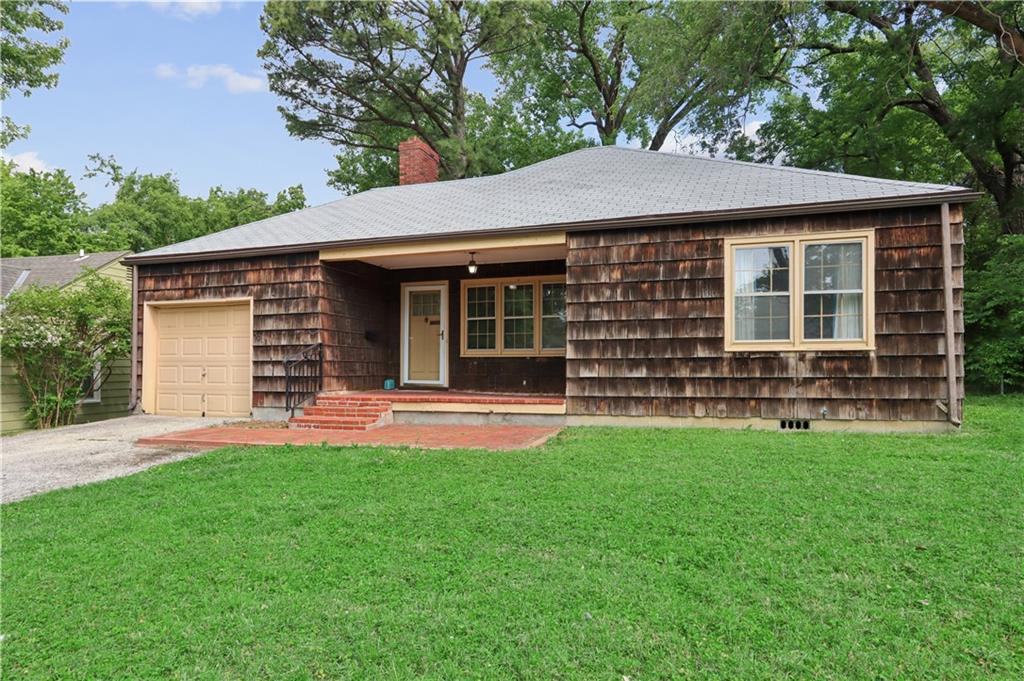 5012 Sycamore Dr, Roeland Park, KS 66205