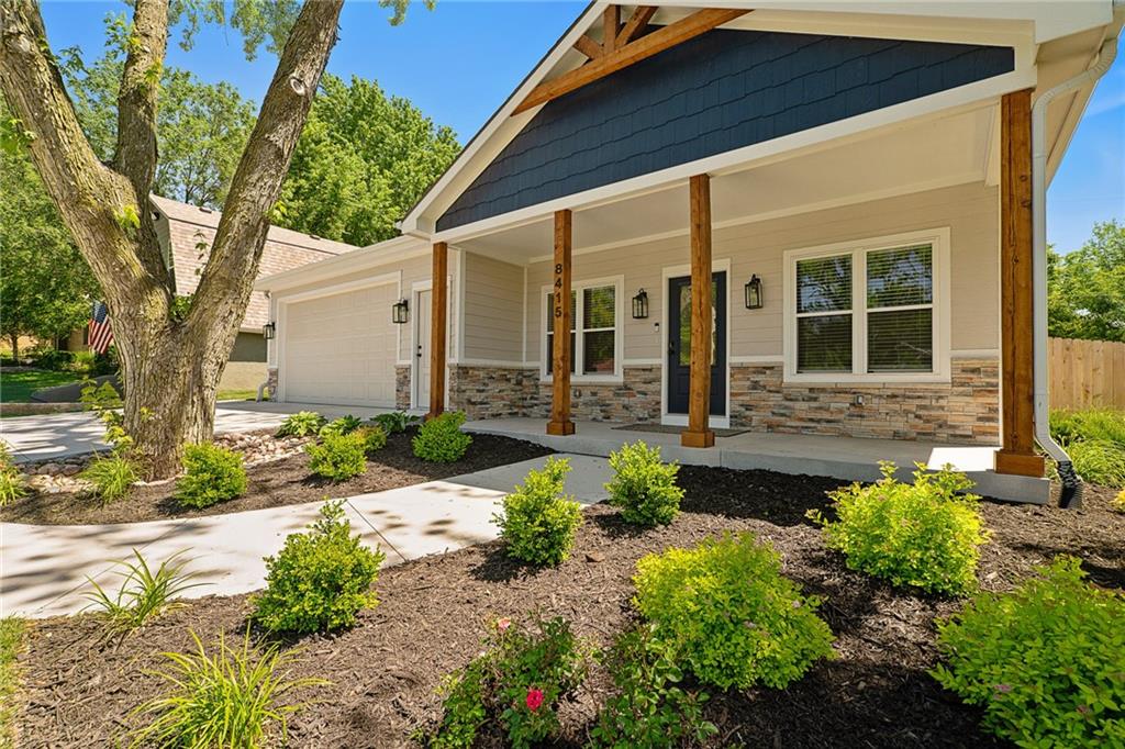 8415 Peoria St, De Soto, KS 66018