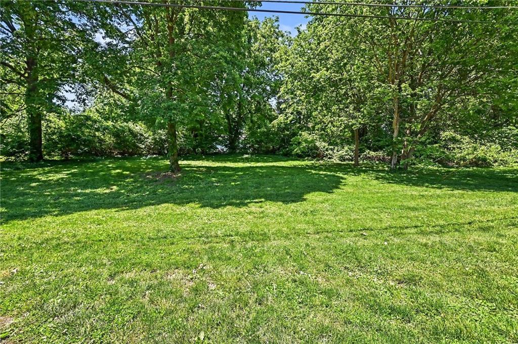 613 E Red Rd, Independence, MO 64055