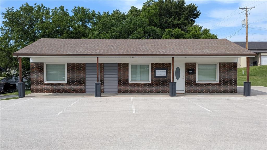 1005 Cedar St, Pleasant Hill, MO 64080