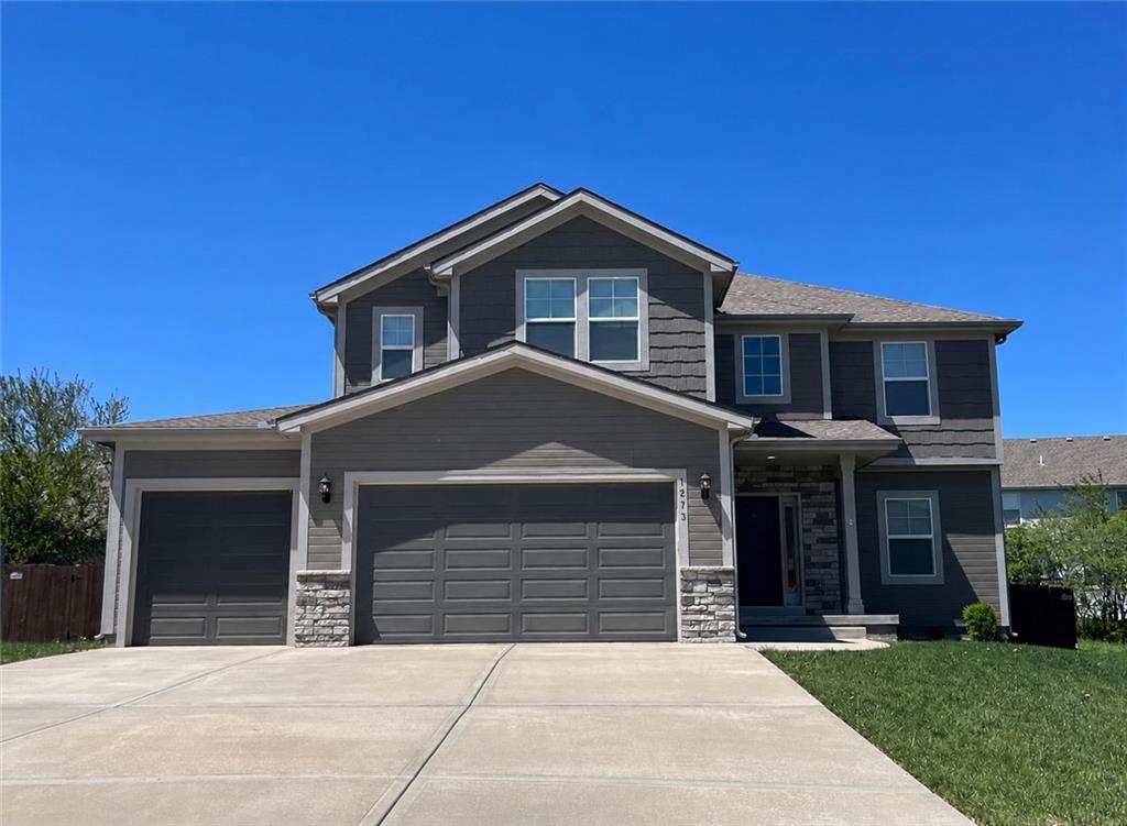 1273 SW Nagona Ln, Lee's Summit, MO 64082