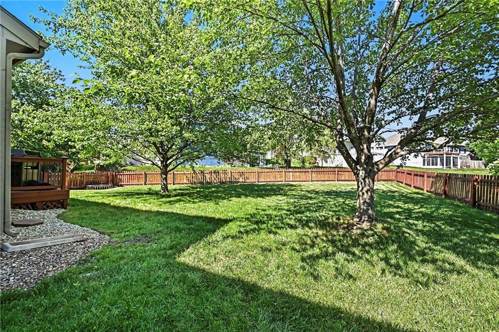 7523 N Skiles Ct, Kansas City, MO 64158