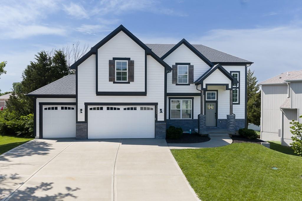 15511 Spruce St, Basehor, KS 66007