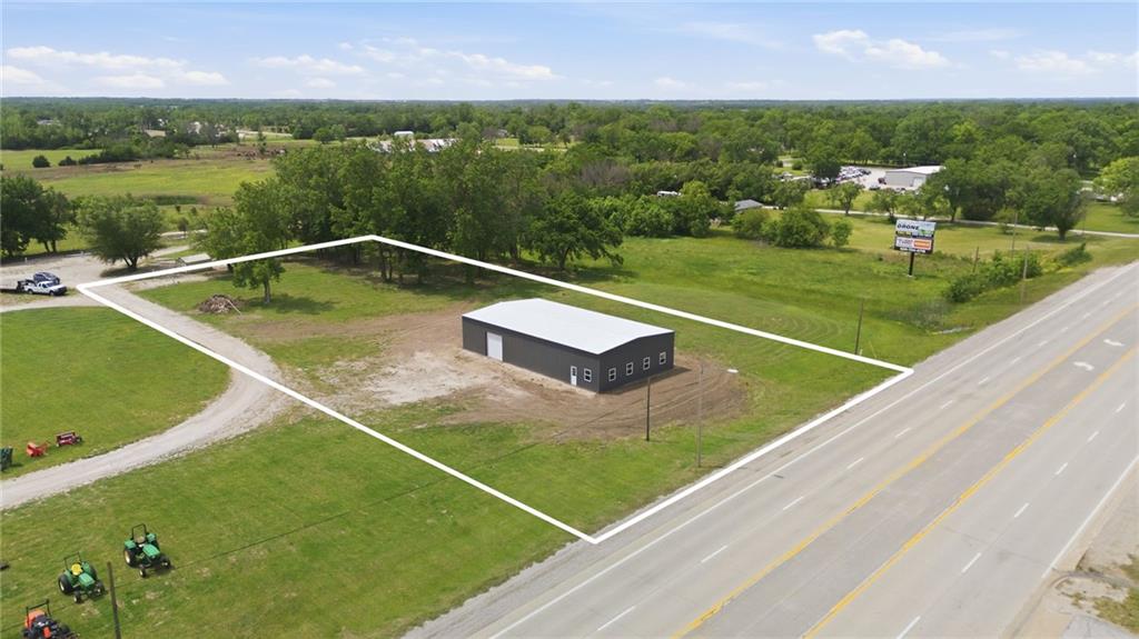 311 E 1st St, Iola, KS 66749