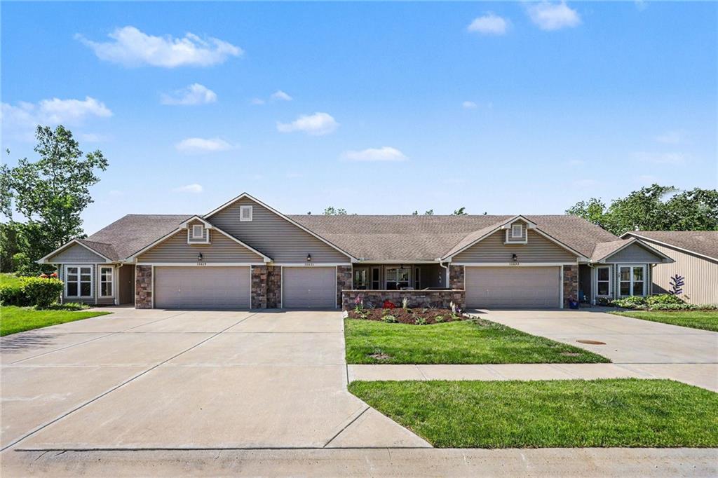 15621 Landauer St, Basehor, KS 66007