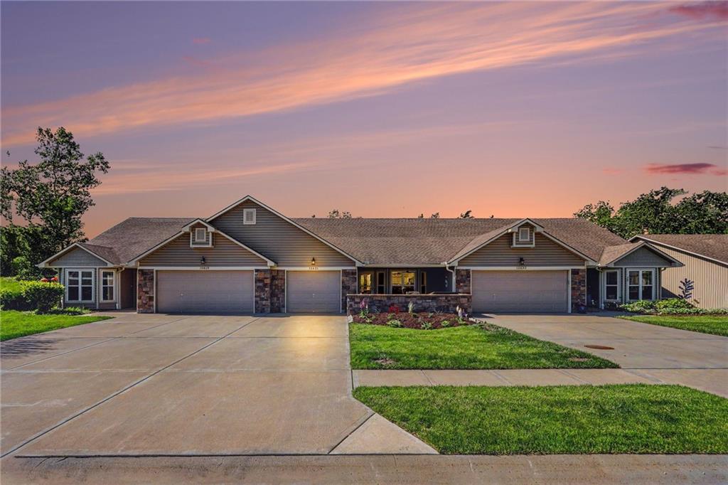 15621 Landauer St, Basehor, KS 66007