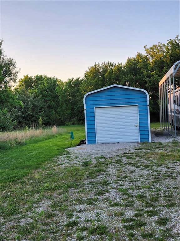 17 Greenwood Ln, Linn Valley, KS 66040