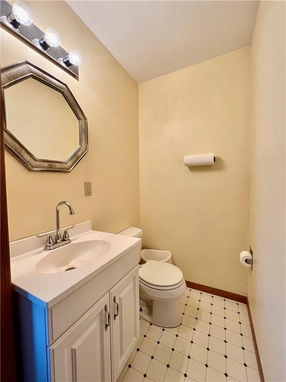 210 Roseport Rd, Elwood, KS 66024