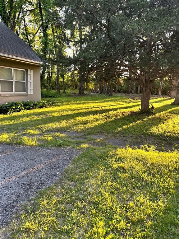 1013 W Santa Fe Trl, Kansas City, MO 64145