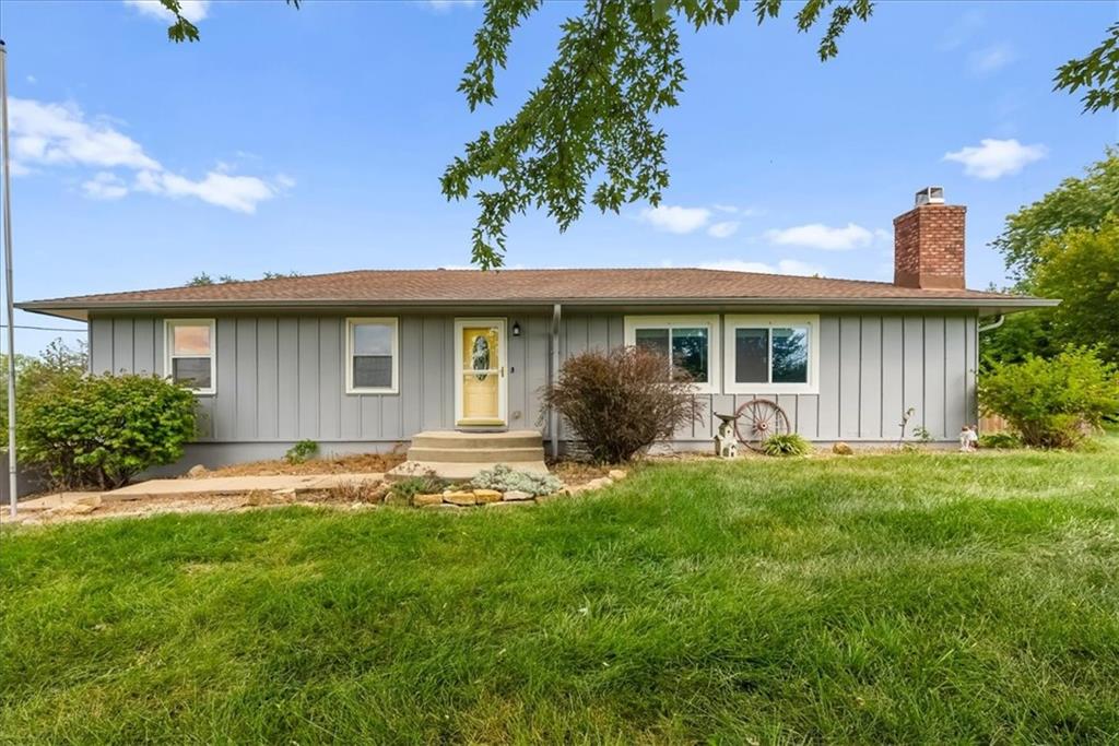 22014 W 223rd St, Spring Hill, KS 66083