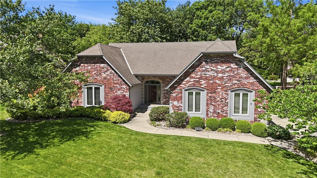12726 Mohawk Cir, Leawood, KS 66209