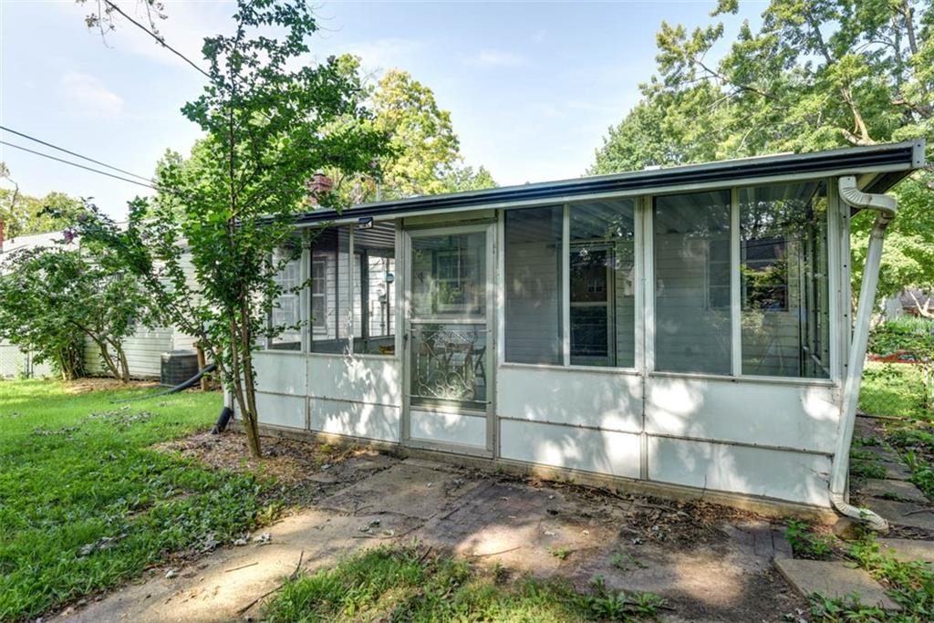 7625 Locust St, Kansas City, MO 64131