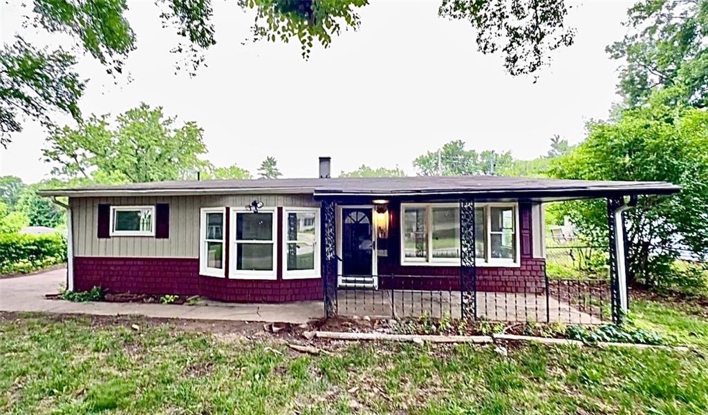 501 Orchard Ln, St Joseph, MO 64501