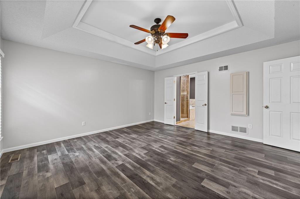 5211 W 156th St, Overland Park, KS 66224