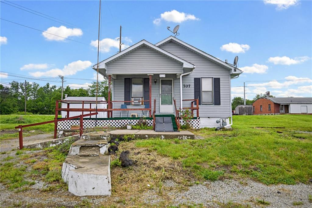 707 Highland Dr, Trenton, MO 64683