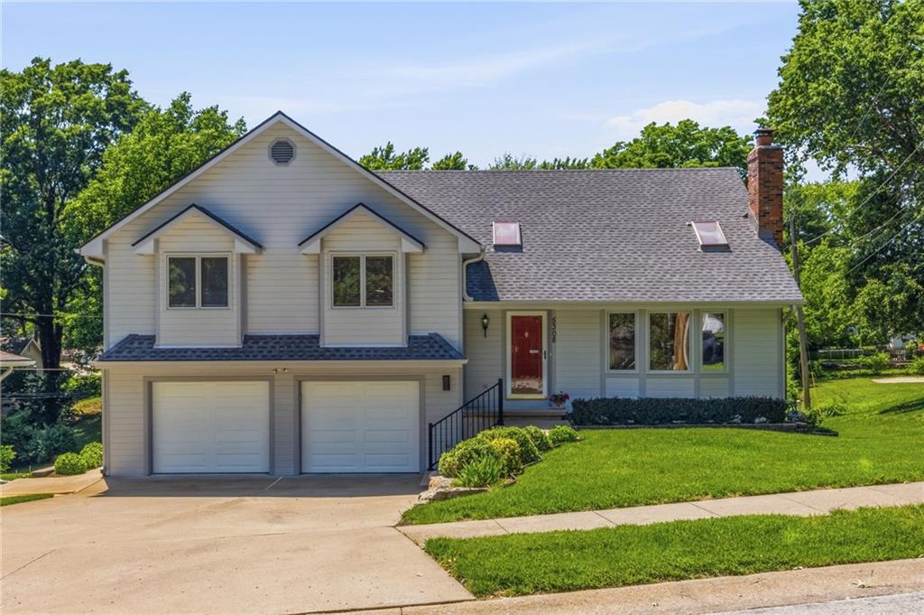 5308 N Wyandotte St, Gladstone, MO 64118