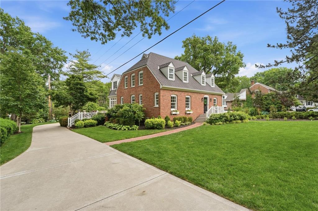 6809 Cedar St, Prairie Village, KS 66208